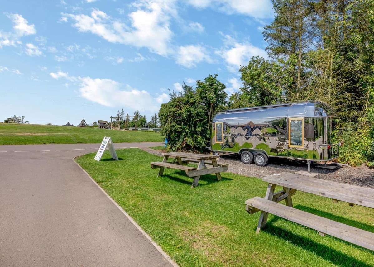 Waren Caravan Park Bamburgh Esterno foto