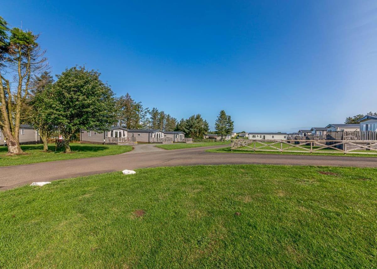 Waren Caravan Park Bamburgh Esterno foto