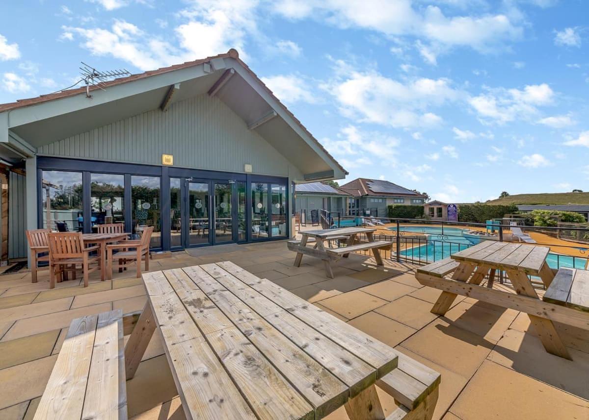 Waren Caravan Park Bamburgh Esterno foto