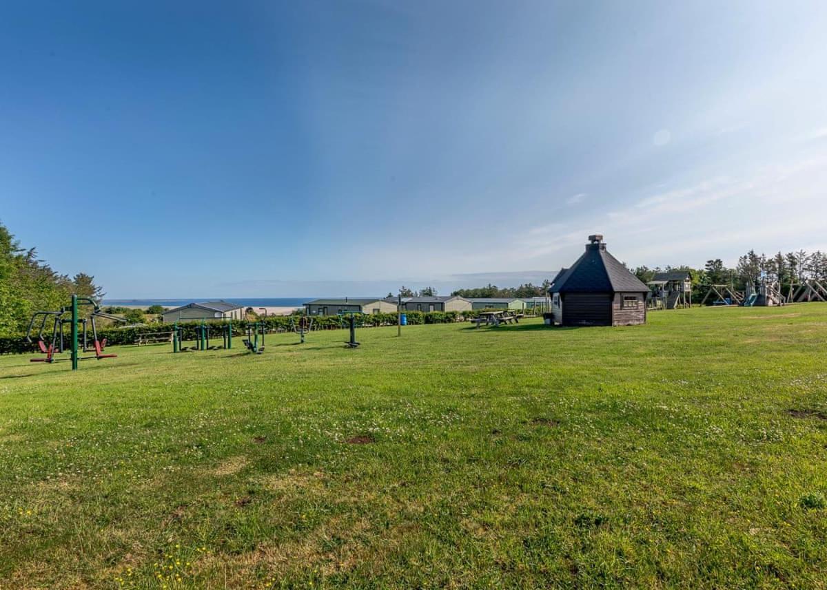 Waren Caravan Park Bamburgh Esterno foto