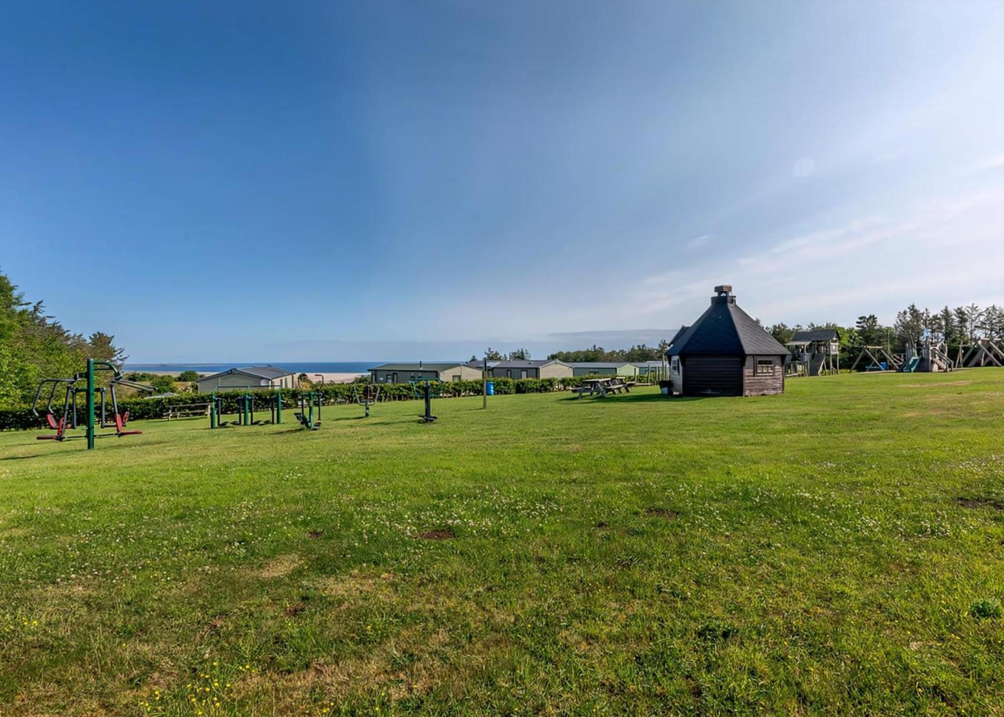 Waren Caravan Park Bamburgh Esterno foto