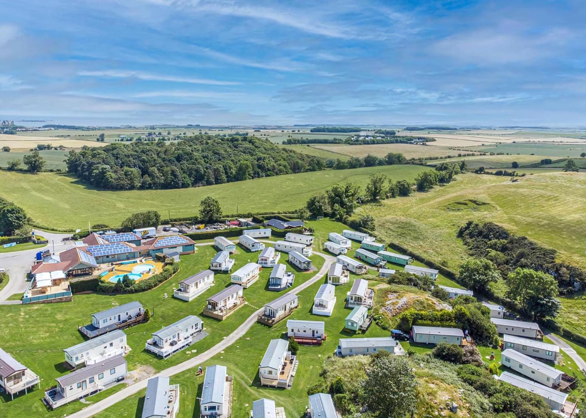 Waren Caravan Park Bamburgh Esterno foto